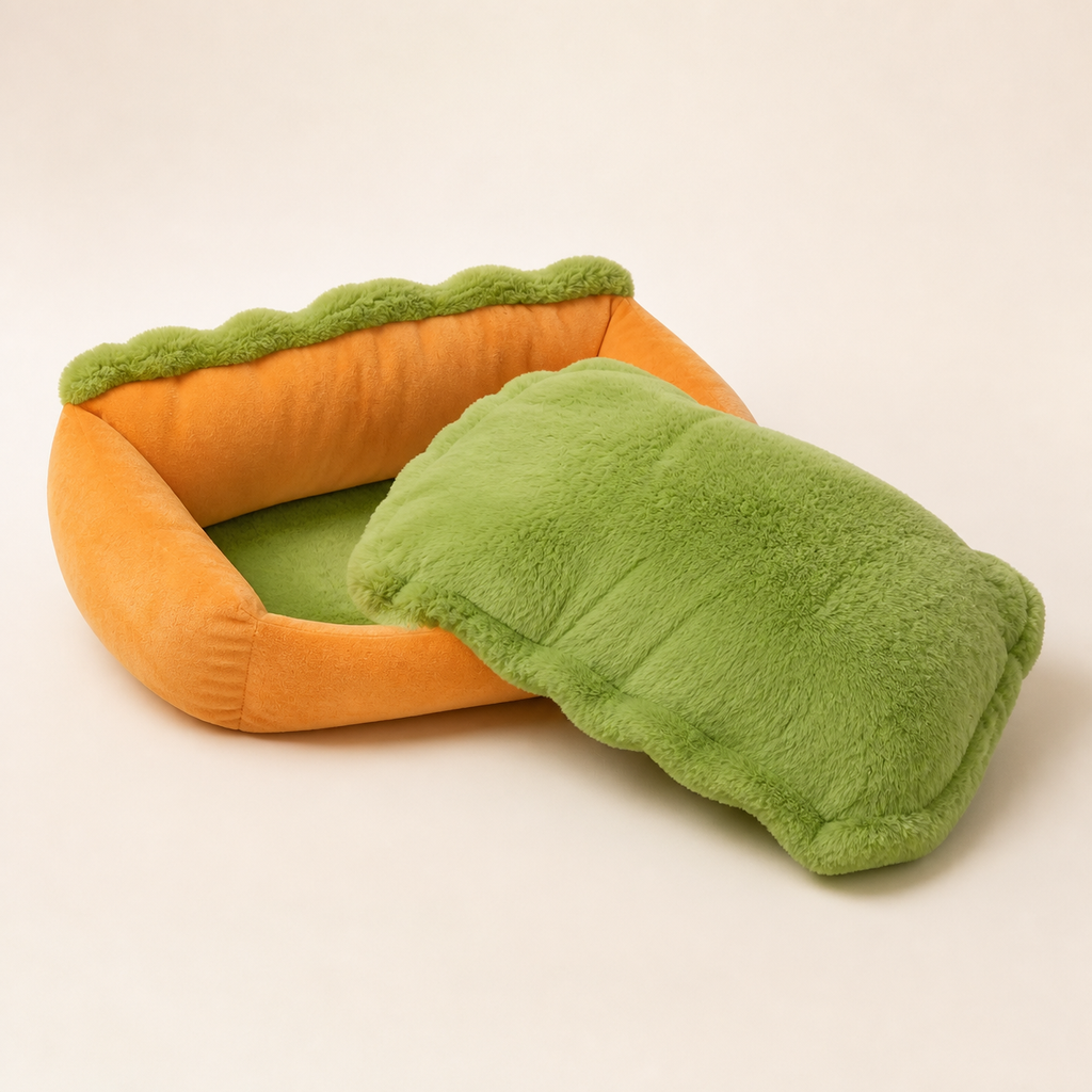 Coussin amovible du panier chien hot-dog Sossiss sorti de sa housse